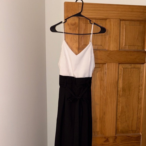 The Clothing Company Elegant White Garment - Picture 1 of 7
